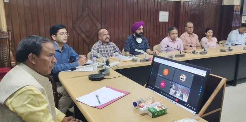 चारधाम यात्रा 2024: स्वास्थ्य मंत्री ने ली चारधाम यात्रा की समीक्षा बैठक, यात्रा मार्गों पर बेहतर स्वास्थ्य सुविधाएं देने के निर्देश