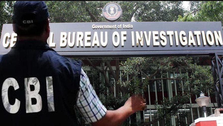 पूर्व रेल मंत्री लालू प्रसाद यादव और इनके खिलाफ CBI ने दाखिल किया आरोप पत्र