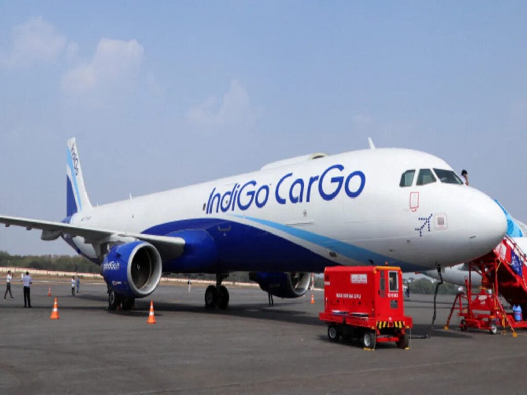 चेन्नई-मुंबई Indigo Flight को बम से उड़ाने की मिली धमकी, एयरपोर्ट पर इमरजेंसी लागू