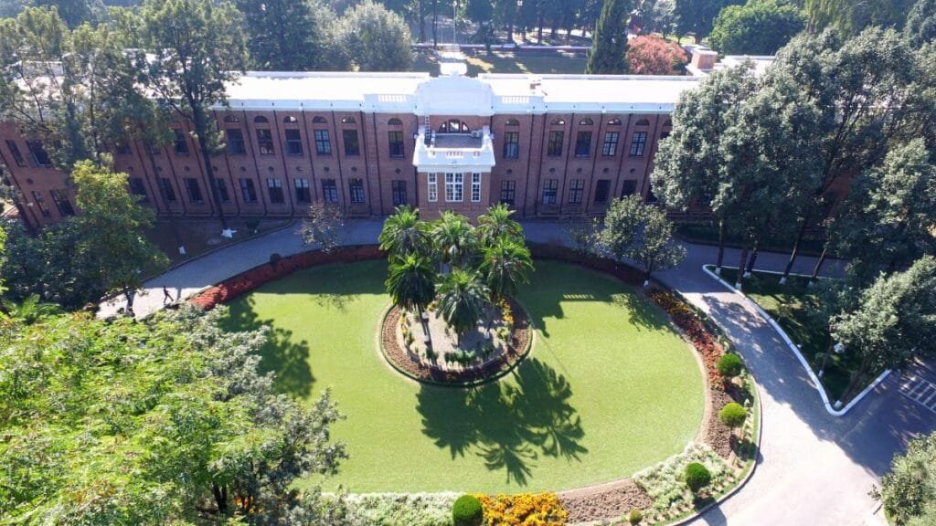 Doon School Admission: पढ़ाना चाहते हैं बच्चे को यहाँ, तो भर लीजिए ये फॉर्म..