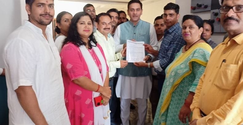 कैबिनेट मंत्री सौरभ बहुगुणा से मिले महाविद्यालयों के संविदा प्राध्यापक..