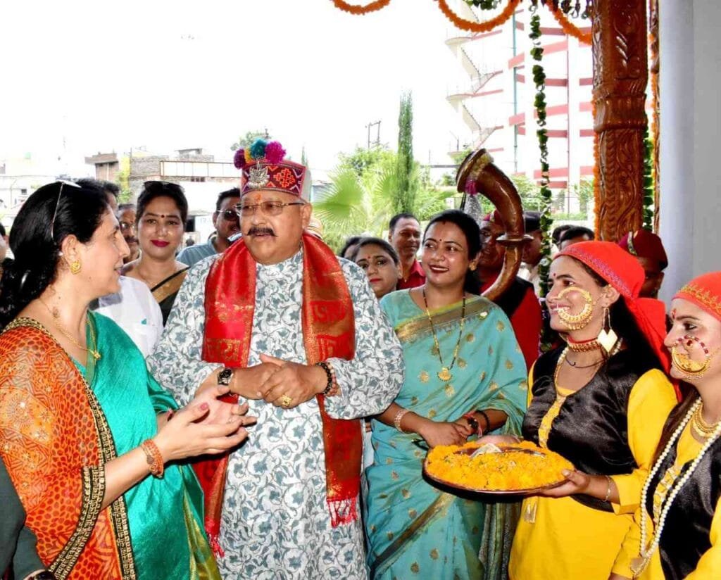 संस्कृति मंत्री ने लोकपर्व ‘हरेला’ पर किया वृक्षारोपण