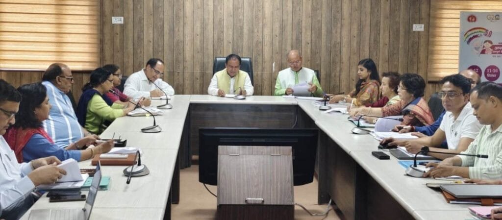 सूबे में मातृ मुत्यु दर कम करने को बने रोड़मैपः डॉ धन सिंह रावत