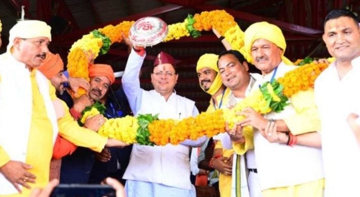 उत्तराखंड:11 मिनट तक चले विश्व प्रसिद्ध पाषाण युद्ध के साक्षी बने मुख्यमंत्री धामी