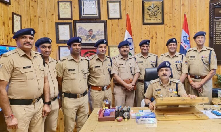 बालाजी ज्वैलर्स में हुई डकैती का पुलिस ने किया खुलासा, दो आरोपी गिरफ्तार बालाजी ज्वैलर्स में हुई डकैती का पुलिस ने किया खुलासा, दो आरोपी गिरफ्तार
