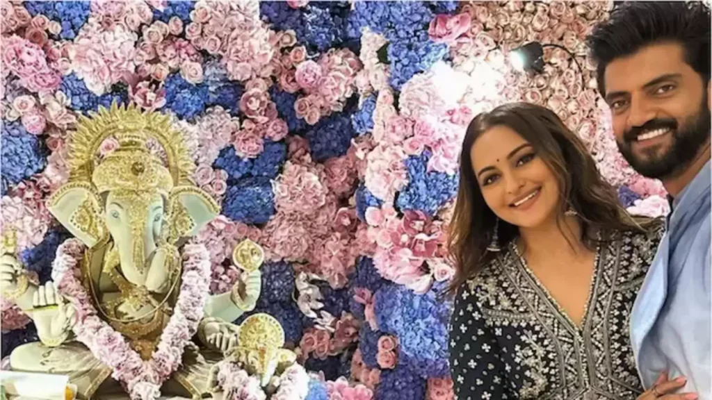 सोनाक्षी सिन्हा-ज़हीर इक़बाल ने शादी के बाद पहली बार मनाई गणेश चतुर्थी, साथ में की आरती। देखें | बॉलीवुड