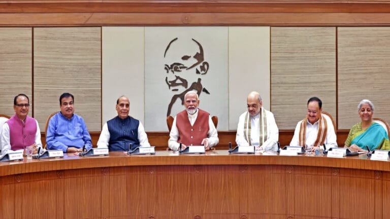 मोदी कैबिनेट ने ‘वन नेशन वन इलेक्शन’ के प्रस्ताव को मंजूरी दी मोदी कैबिनेट ने ‘वन नेशन वन इलेक्शन’ के प्रस्ताव को मंजूरी दी