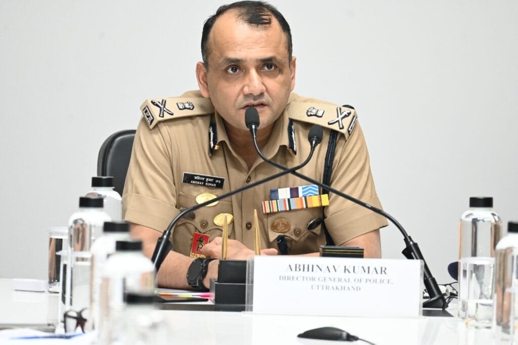 कार्य के प्रति शिथिलता व लापरवाही बरतने वाले थानाध्यक्ष व सम्बन्धित क्षेत्राधिकारी के विरूद्ध सख्त कार्यवाही की जायेगी कार्य के प्रति शिथिलता व लापरवाही बरतने वाले थानाध्यक्ष व सम्बन्धित क्षेत्राधिकारी के विरूद्ध सख्त कार्यवाही की जायेगी
