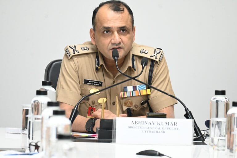 कार्य के प्रति शिथिलता व लापरवाही बरतने वाले थानाध्यक्ष व सम्बन्धित क्षेत्राधिकारी के विरूद्ध सख्त कार्यवाही की जायेगी कार्य के प्रति शिथिलता व लापरवाही बरतने वाले थानाध्यक्ष व सम्बन्धित क्षेत्राधिकारी के विरूद्ध सख्त कार्यवाही की जायेगी
