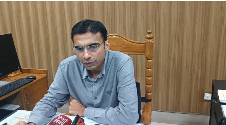 एसीएस ने यूकाडा के अधिकारियो को प्रदेश के सभी जनपदों में हवाई सम्पर्क सैचुरेशन करने के निर्देश दिए एसीएस ने यूकाडा के अधिकारियो को प्रदेश के सभी जनपदों में हवाई सम्पर्क सैचुरेशन करने के निर्देश दिए