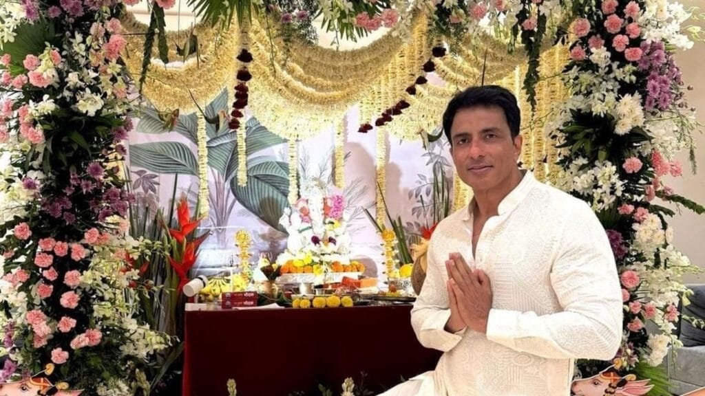 सोनू सूद ने पर्यावरण के अनुकूल गणेश चतुर्थी मनाने का आह्वान किया | बॉलीवुड