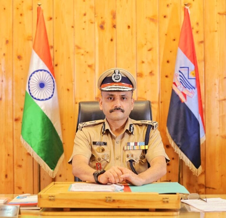 साइबर अपराधों से निपटने के प्रयासों के अंतर्गत उत्तराखण्ड पुलिस ने पाँच राज्यों से मांगी सूचना और सुझाव साइबर अपराधों से निपटने के प्रयासों के अंतर्गत उत्तराखण्ड पुलिस ने पाँच राज्यों से मांगी सूचना और सुझाव