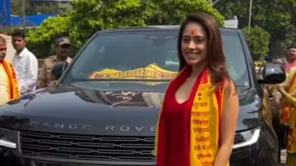 नुसरत भरुचा ने इस दिवाली खुद को ₹2 करोड़ की रेंज रोवर गिफ्ट की है। देखो | बॉलीवुड