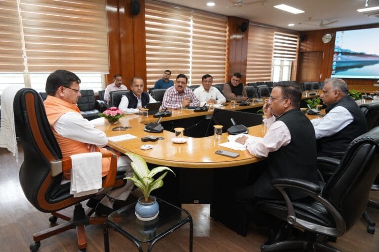 राज्य स्थापना के कार्यक्रम सादगी से मनाये जायेंगेः सीएम राज्य स्थापना के कार्यक्रम सादगी से मनाये जायेंगेः सीएम