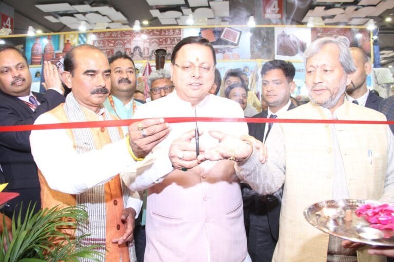 मुख्यमंत्री ने प्रवासियों से उत्तराखंड के विकास में सहभागी बनने का आग्रह किया मुख्यमंत्री ने प्रवासियों से उत्तराखंड के विकास में सहभागी बनने का आग्रह किया