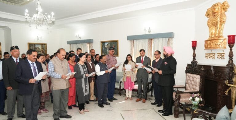 संविधान में निहित मौलिक कर्तव्यों का पालन करना हर नागरिक का दायित्वः राज्यपाल संविधान में निहित मौलिक कर्तव्यों का पालन करना हर नागरिक का दायित्वः राज्यपाल