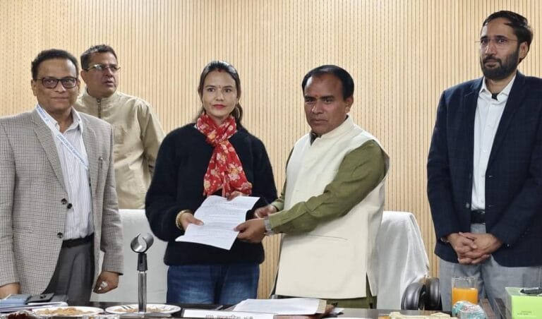 कोऑपरेटिव बैंकों में 167 चयनित अभ्यर्थियों को सहकारिता मंत्री ने वितरित किए नियुक्ति पत्र कोऑपरेटिव बैंकों में 167 चयनित अभ्यर्थियों को सहकारिता मंत्री ने वितरित किए नियुक्ति पत्र