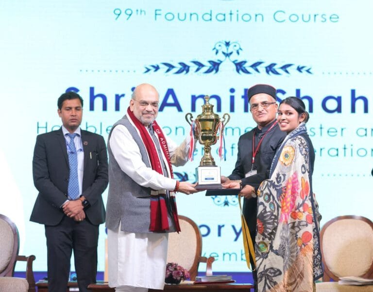 आत्मनिर्भर भारत के निर्माण में सिविल सेवकों की बेहद अहम भूमिका: अमित शाह आत्मनिर्भर भारत के निर्माण में सिविल सेवकों की बेहद अहम भूमिका: अमित शाह
