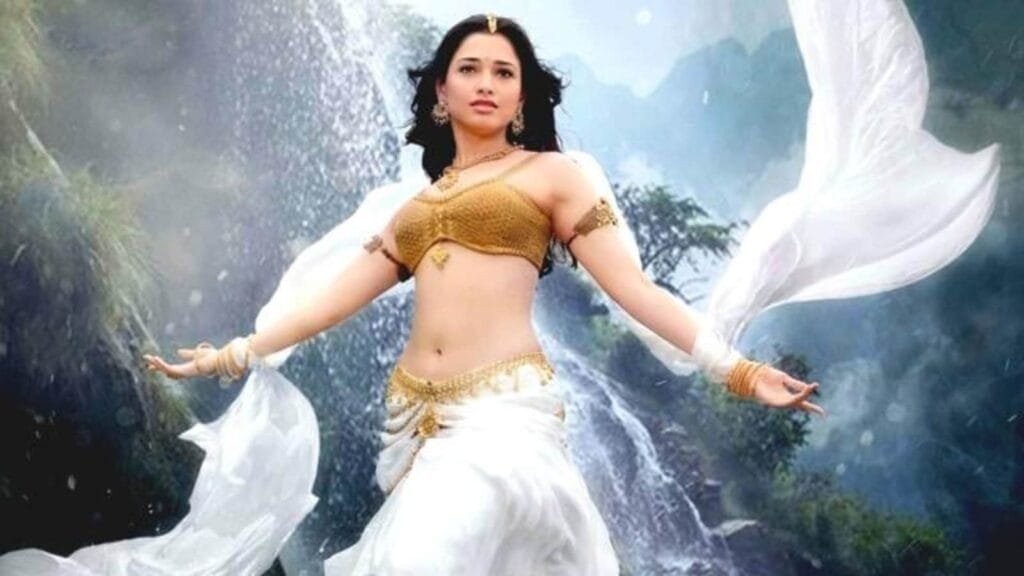 तमन्ना याद करते हुए सोचती हैं कि ‘आप बाहुबली से भी बड़ा कुछ कैसे कर लेते हैं’
