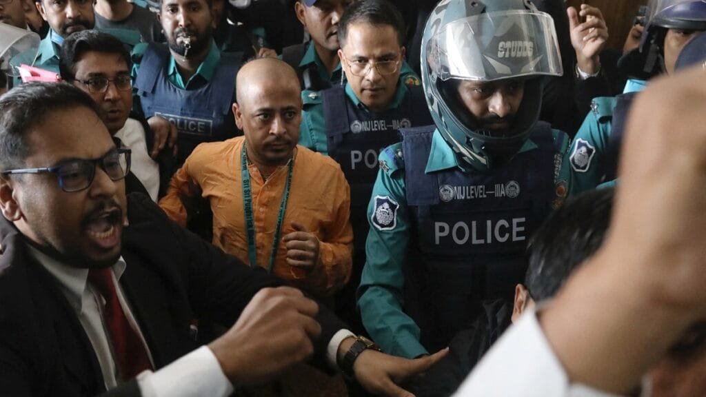 चिन्मय कृष्ण दास को हमारी सभी गतिविधियों, बांग्लादेश में निराधार प्रचार से मुक्त कर दिया गया: इस्कॉन चिन्मय कृष्ण दास को हमारी सभी गतिविधियों, बांग्लादेश में निराधार प्रचार से मुक्त कर दिया गया: इस्कॉन