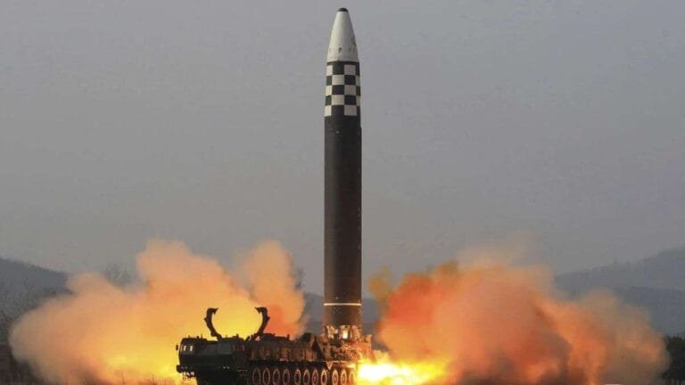 RS-26 रुबेज़ अंतरमहाद्वीपीय बैलिस्टिक मिसाइल या ICBM क्या है, इसकी रेंज क्या है और क्या रूसी वास्तव में इसे लॉन्च कर सकते हैं? RS-26 रुबेज़ अंतरमहाद्वीपीय बैलिस्टिक मिसाइल या ICBM क्या है, इसकी रेंज क्या है और क्या रूसी वास्तव में इसे लॉन्च कर सकते हैं?