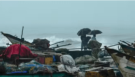 तमिलनाडु में चक्रवात की आशंका; भारी बारिश से जनजीवन प्रभावित तमिलनाडु में चक्रवात की आशंका; भारी बारिश से जनजीवन प्रभावित