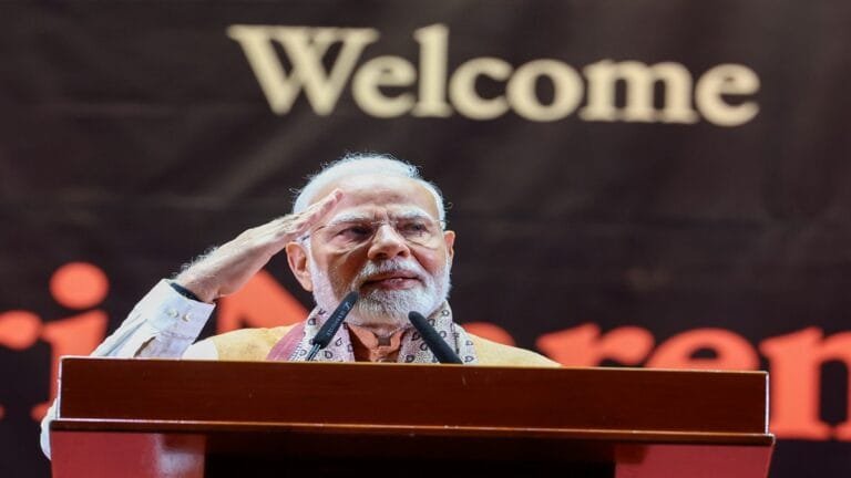 पीएम मोदी ने ऐतिहासिक यात्रा के दौरान ‘संस्कृति, व्यंजन और क्रिकेट’ के माध्यम से भारत-गुयाना संबंधों पर प्रकाश डाला पीएम मोदी ने ऐतिहासिक यात्रा के दौरान ‘संस्कृति, व्यंजन और क्रिकेट’ के माध्यम से भारत-गुयाना संबंधों पर प्रकाश डाला