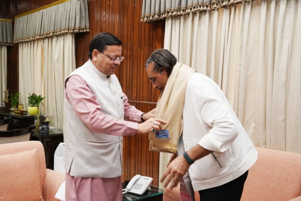 प्रसिद्ध फिल्म निर्माता-निर्देशक प्रकाश झा ने सीम धामी से की भेंट प्रसिद्ध फिल्म निर्माता-निर्देशक प्रकाश झा ने सीम धामी से की भेंट