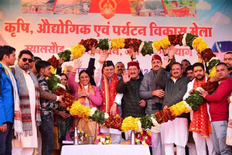 मुख्यमंत्री ने 47.43 करोड़ की 18 परियोजनाओं का शिलान्यास व 1.23 करोड़ की योजनाओं का लोकार्पण किया मुख्यमंत्री ने 47.43 करोड़ की 18 परियोजनाओं का शिलान्यास व 1.23 करोड़ की योजनाओं का लोकार्पण किया