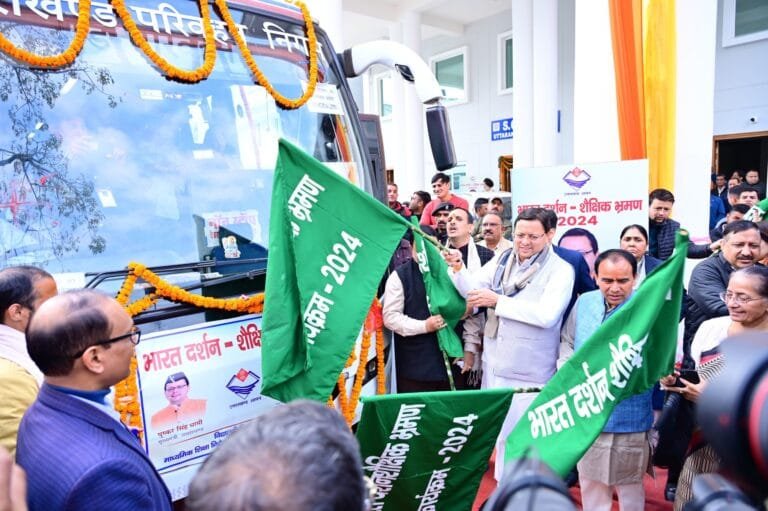 भारत दर्शन यात्रा पर उत्तराखंड की विशिष्टता के बारे में बताएं मेधावी छात्र-छात्राएंः मुख्यमंत्री भारत दर्शन यात्रा पर उत्तराखंड की विशिष्टता के बारे में बताएं मेधावी छात्र-छात्राएंः मुख्यमंत्री