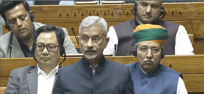 एलएसी पर शांति बहाली के बाद सीमा विवाद सुलझाने पर जोर, जयशंकर ने लोकसभा में दी जानकारी एलएसी पर शांति बहाली के बाद सीमा विवाद सुलझाने पर जोर, जयशंकर ने लोकसभा में दी जानकारी