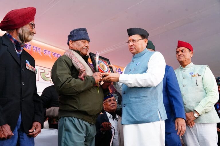 सीएम धामी बोले बांग्लादेश में हिंदू समुदाय पर हो रहे अत्याचार और हिंसा ने मानवता के मूल्यों पर गहरा आघात किया सीएम धामी बोले बांग्लादेश में हिंदू समुदाय पर हो रहे अत्याचार और हिंसा ने मानवता के मूल्यों पर गहरा आघात किया
