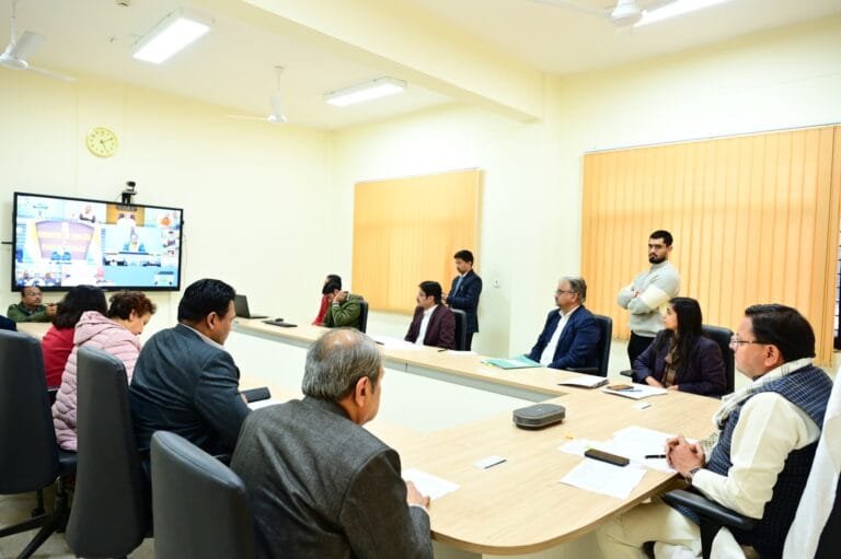 100 दिवसीय टी.बी उन्मूलन अभियान के सम्बन्ध में केंद्रीय स्वास्थ्य मंत्री ने ली बैठक, सीएम धामी वर्चुअली हुए शामिल 100 दिवसीय टी.बी उन्मूलन अभियान के सम्बन्ध में केंद्रीय स्वास्थ्य मंत्री ने ली बैठक, सीएम धामी वर्चुअली हुए शामिल