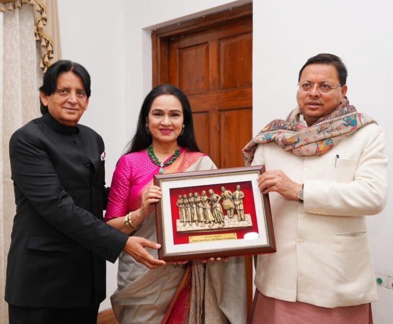 अभिनेत्री पद्मिनी कोल्हापुरे ने सीएम धामी से की भेंट अभिनेत्री पद्मिनी कोल्हापुरे ने सीएम धामी से की भेंट