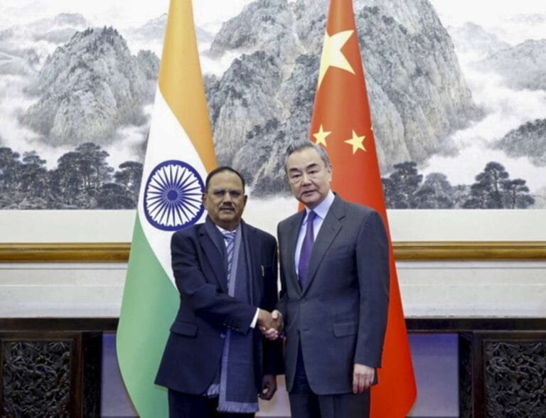 चीन और भारत हिमालय में अपने सीमा विवाद के समाधान पर काम करने के लिए सहमत हैं: डोभाल-वांग वार्ता के बाद बीजिंग चीन और भारत हिमालय में अपने सीमा विवाद के समाधान पर काम करने के लिए सहमत हैं: डोभाल-वांग वार्ता के बाद बीजिंग