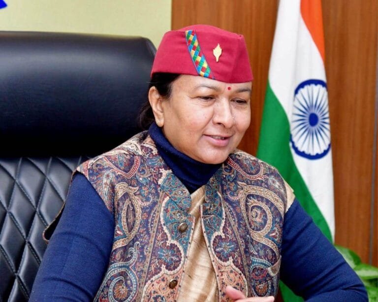 मुख्य सचिव राधा रतूड़ी ने जलवायु परिवर्तन पर स्टेट एक्शन प्लान की समीक्षा की मुख्य सचिव राधा रतूड़ी ने जलवायु परिवर्तन पर स्टेट एक्शन प्लान की समीक्षा की