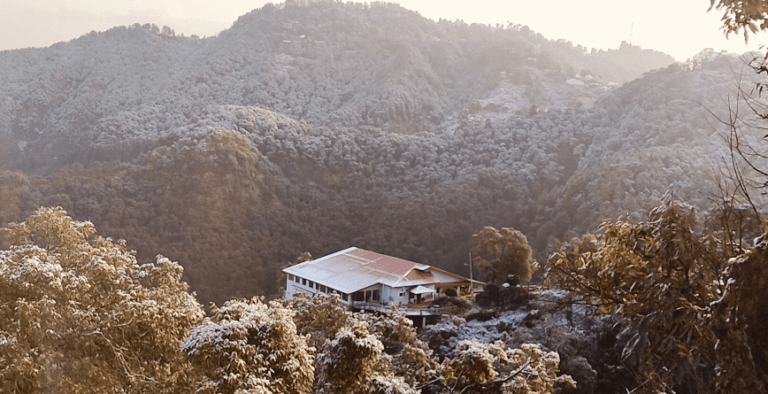 उत्तराखंड में हुई सीजन की पहली बर्फबारी उत्तराखंड में हुई सीजन की पहली बर्फबारी