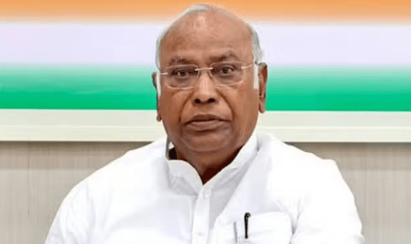 डॉ. मनमोहन सिंह के अंतिम संस्कार और स्मारक स्थापित करना ही सच्ची श्रद्धांजलि’; खरगे ने गृह मंत्री से की अपील डॉ. मनमोहन सिंह के अंतिम संस्कार और स्मारक स्थापित करना ही सच्ची श्रद्धांजलि’; खरगे ने गृह मंत्री से की अपील