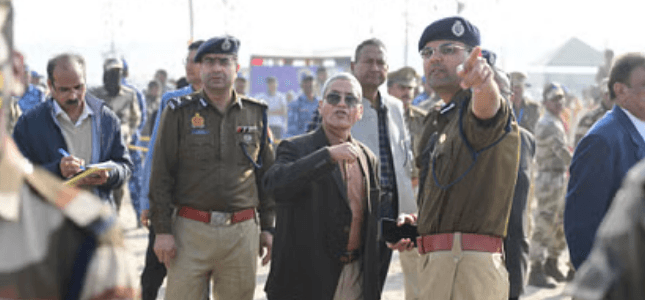 महाकुंभ में भगदड़: संगम पहुंचा जांच आयोग, घटना स्थल का किया भ्रमण महाकुंभ में भगदड़: संगम पहुंचा जांच आयोग, घटना स्थल का किया भ्रमण