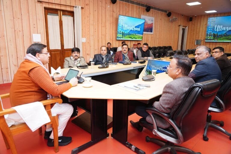 पौड़ी अस्पताल में कतिपय समस्याओं पर मुख्यमंत्री ने तलब की रिपोर्ट पौड़ी अस्पताल में कतिपय समस्याओं पर मुख्यमंत्री ने तलब की रिपोर्ट