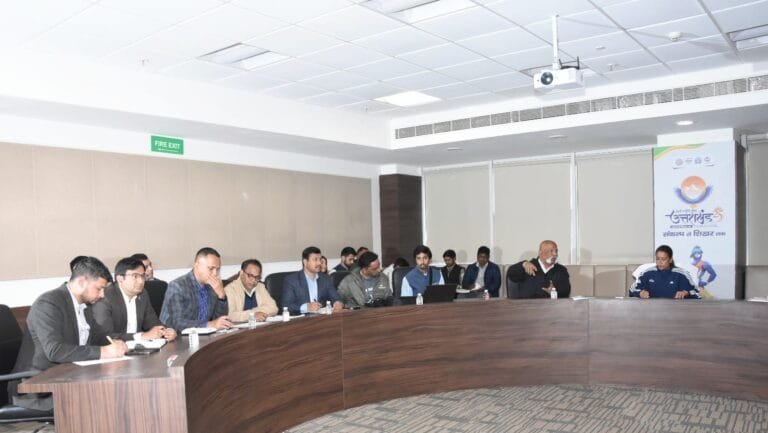 खेल अधिकारियों ने मंत्री रेखा आर्या को ग्राउंड जीरो से की रिपोर्टिंग खेल अधिकारियों ने मंत्री रेखा आर्या को ग्राउंड जीरो से की रिपोर्टिंग