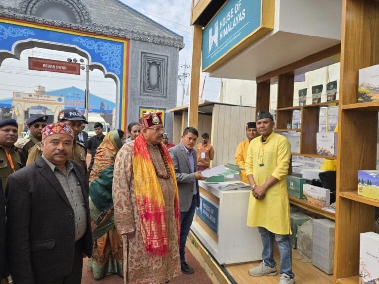 प्रयागराज महाकुंभ में लगे उत्तराखंड पवेलियन में पहुंच मंत्री सतपाल महाराज प्रयागराज महाकुंभ में लगे उत्तराखंड पवेलियन में पहुंच मंत्री सतपाल महाराज