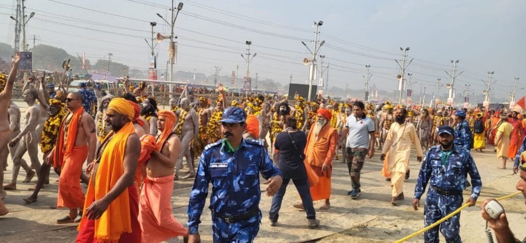प्रयागराज महाकुंभ में भगदड़, 17 श्रद्धालुओं की मौत, मौनी अमावस्या स्नान के दौरान मंची भगदड़