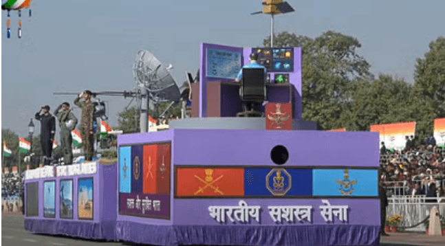 प्रलय मिसाइल से लेकर तीनों सेनाओं की संयुक्त झांकी तक; कर्तव्य पथ पर पहली बार दिखे ये दृश्य प्रलय मिसाइल से लेकर तीनों सेनाओं की संयुक्त झांकी तक; कर्तव्य पथ पर पहली बार दिखे ये दृश्य