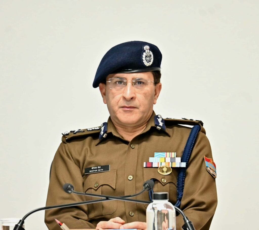 38वें राष्ट्रीय खेलों के आयोजन को पुलिस महानिदेशक ने की हाई लेवल मीटिंग, तैयारियों का लिया जायजा 38वें राष्ट्रीय खेलों के आयोजन को पुलिस महानिदेशक ने की हाई लेवल मीटिंग, तैयारियों का लिया जायजा