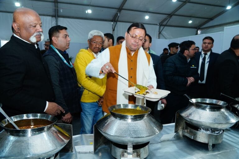 सीएम ने राष्ट्रीय खेलों की व्यवस्थाओं का निरीक्षण किया सीएम ने राष्ट्रीय खेलों की व्यवस्थाओं का निरीक्षण किया