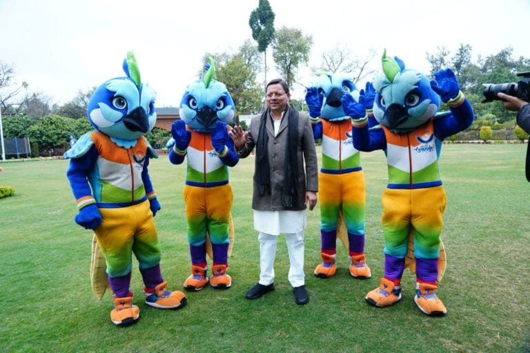 शुभंकर ‘मौली’ राष्ट्रीय खेलों के समापन के बाद सीएम आवास पहुंचा शुभंकर ‘मौली’ राष्ट्रीय खेलों के समापन के बाद सीएम आवास पहुंचा