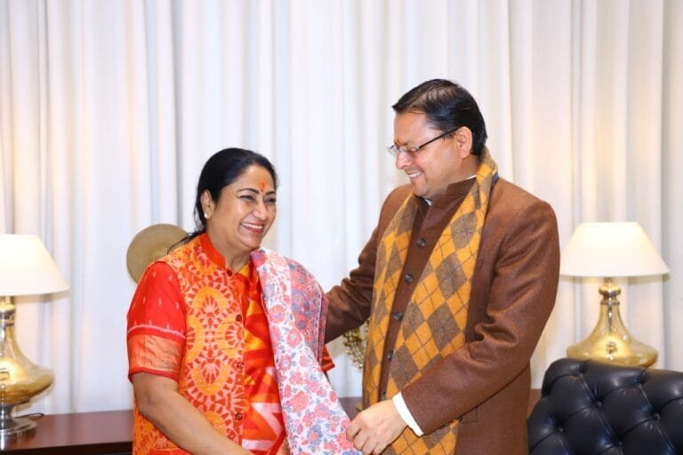 सीएम धामी ने दिल्ली में नवनिर्वाचित मुख्यमंत्री रेखा गुप्ता से भेंटकर नई जिम्मेदारी के लिए बधाई व शुभकामनाएं दी सीएम धामी ने दिल्ली में नवनिर्वाचित मुख्यमंत्री रेखा गुप्ता से भेंटकर नई जिम्मेदारी के लिए बधाई व शुभकामनाएं दी