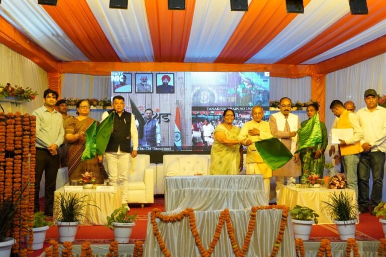 टनकपुर-दौराई एक्सप्रेस को मिला नियमित ट्रेन का दर्जा टनकपुर-दौराई एक्सप्रेस को मिला नियमित ट्रेन का दर्जा