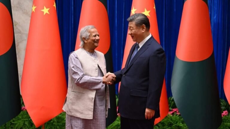 यूनुस आज जिनपिंग से मिलते हैं: बांग्लादेश-चीन के राजनयिक, राजनीतिक और व्यापार संबंधों पर एक नज़र डालें यूनुस आज जिनपिंग से मिलते हैं: बांग्लादेश-चीन के राजनयिक, राजनीतिक और व्यापार संबंधों पर एक नज़र डालें